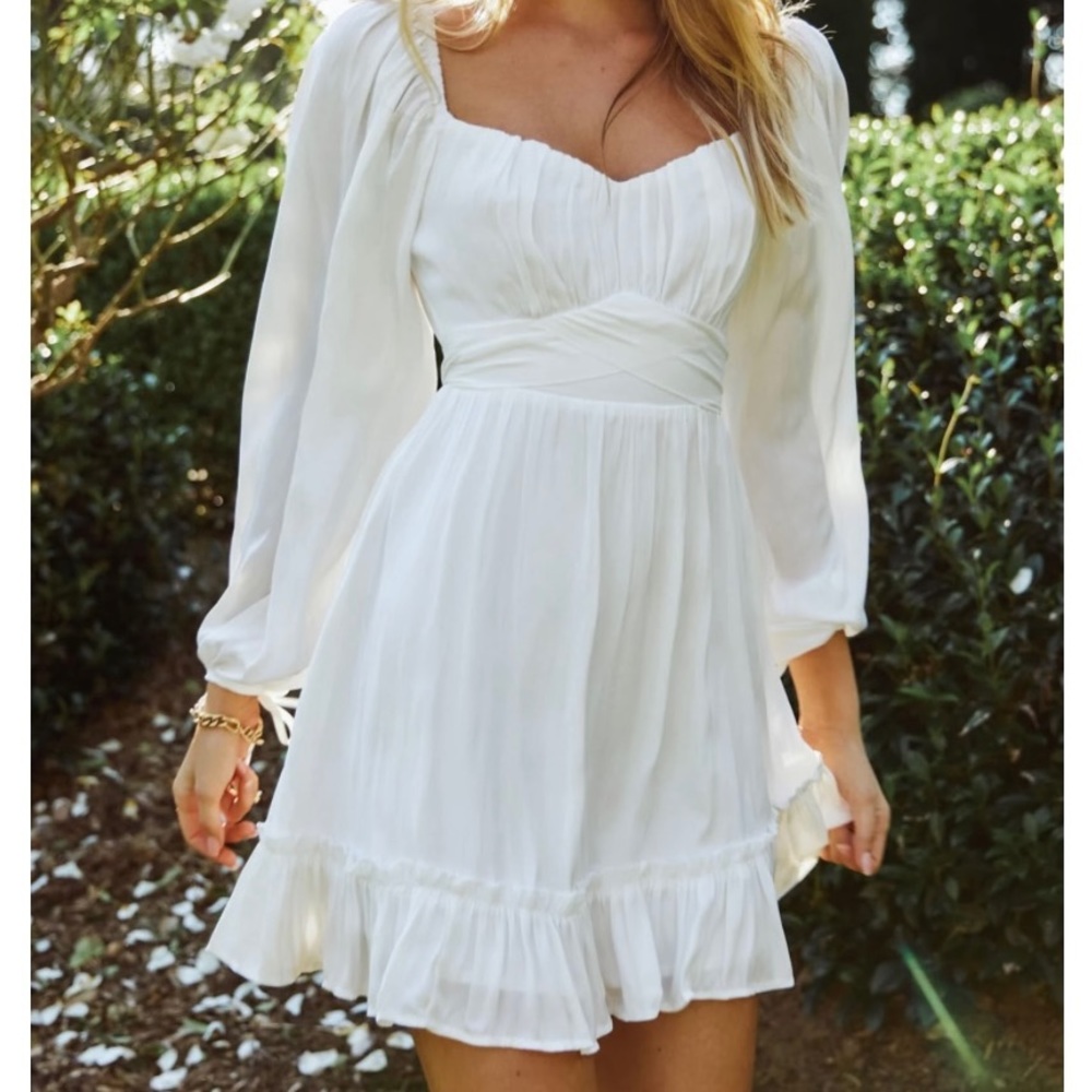 Selfie Leslie Linka On Or Off-Shoulder Long Sleeve Tie-Back Dress White